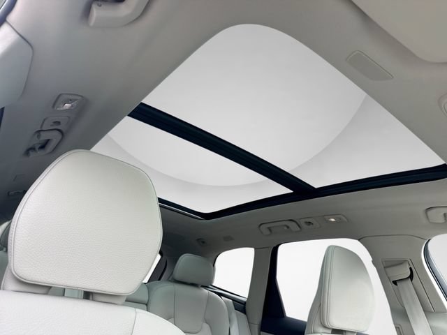 Certified 2025 Volvo XC60 T8 Plus w/ Protection Package Premier AWD/4WD image 19