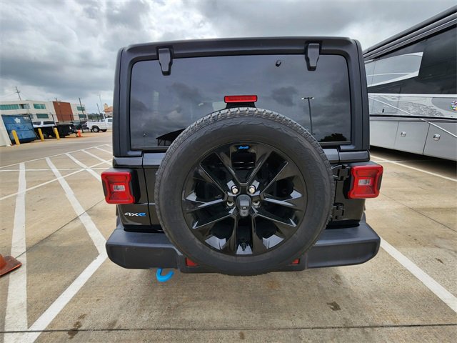Used 2023 Jeep Wrangler Unlimited Sahara AWD/4WD image 10