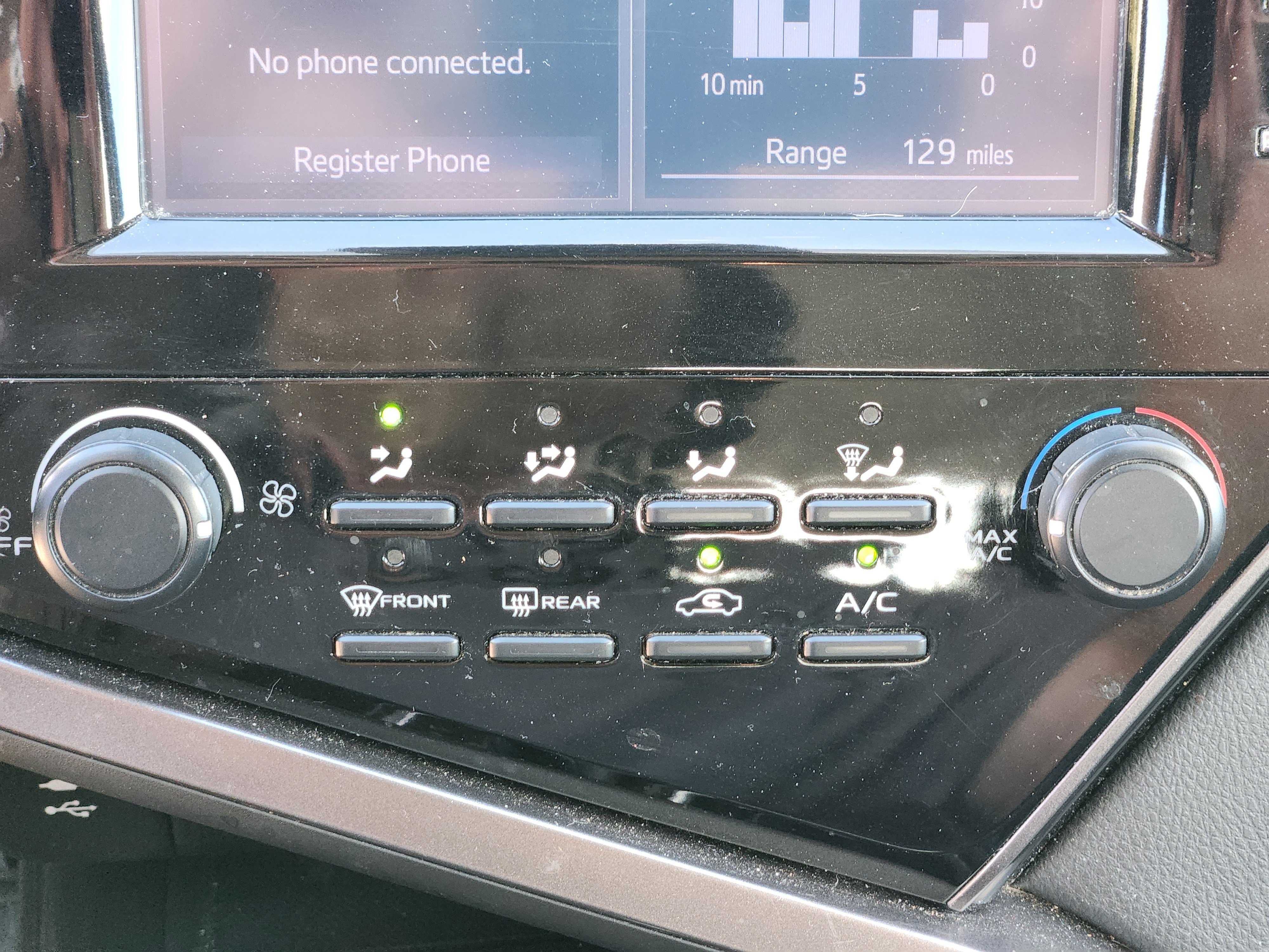 Used 2019 Toyota Camry LE FWD image 14