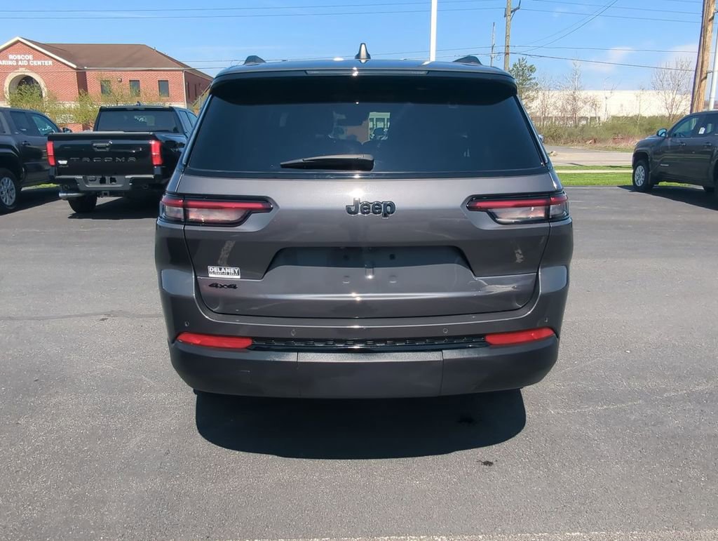 Used 2025 Jeep Grand Cherokee L Laredo AWD/4WD image 7
