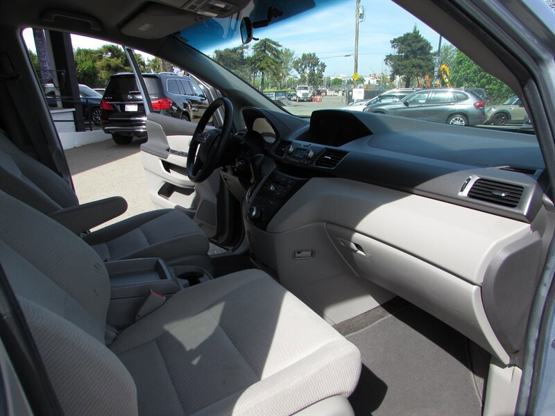 Used 2012 Honda Odyssey EX image 29