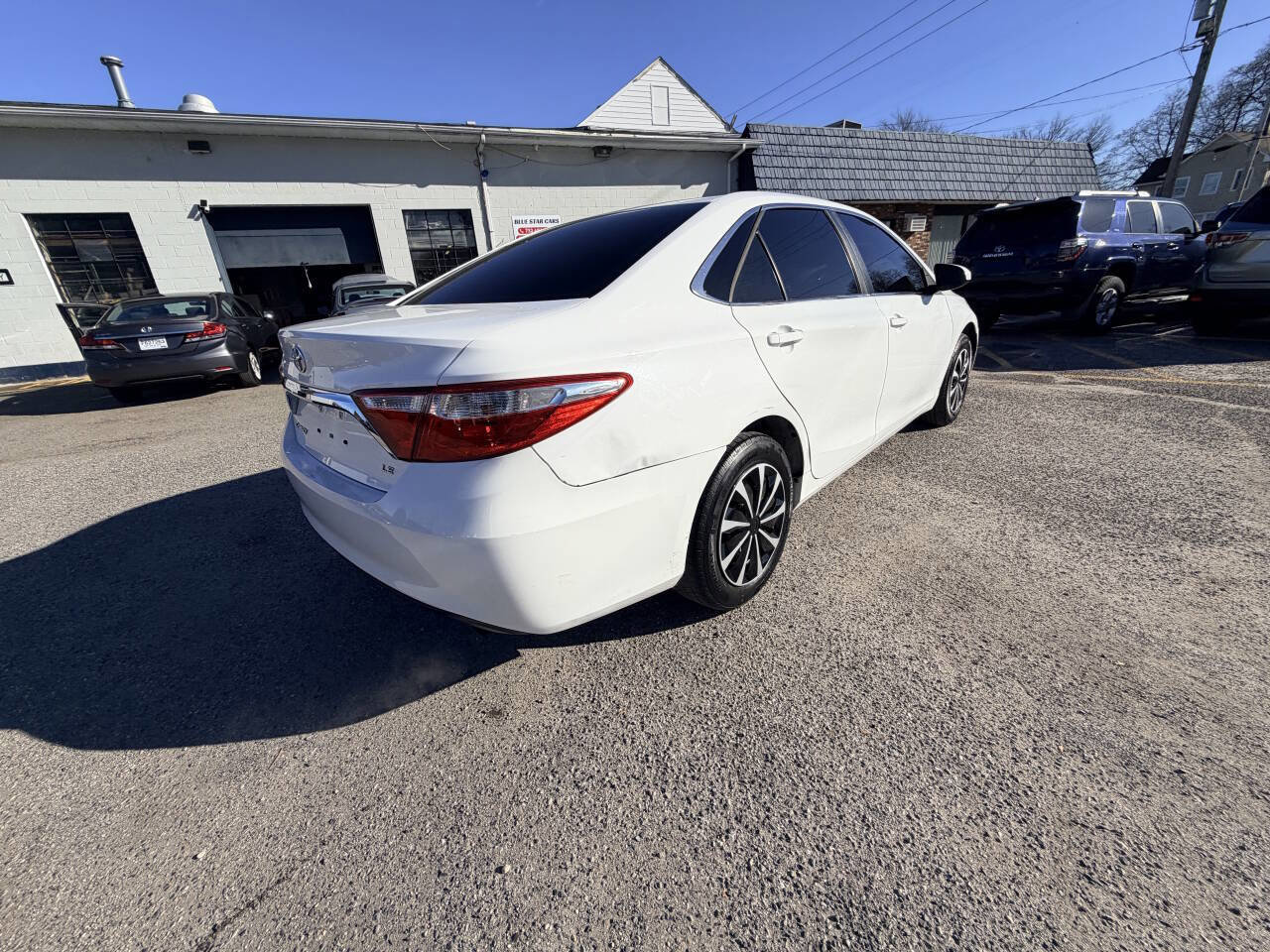 Used 2017 Toyota Camry LE image 11