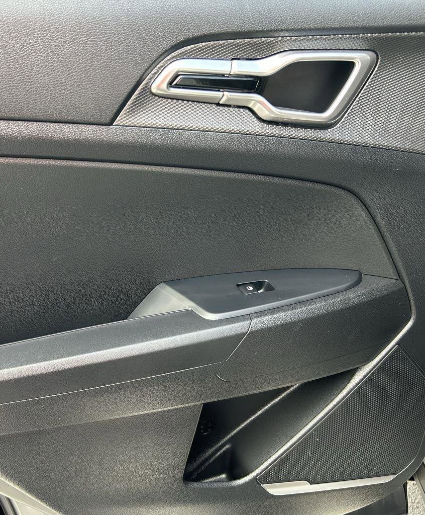 Used 2023 Kia Sportage LX image 14