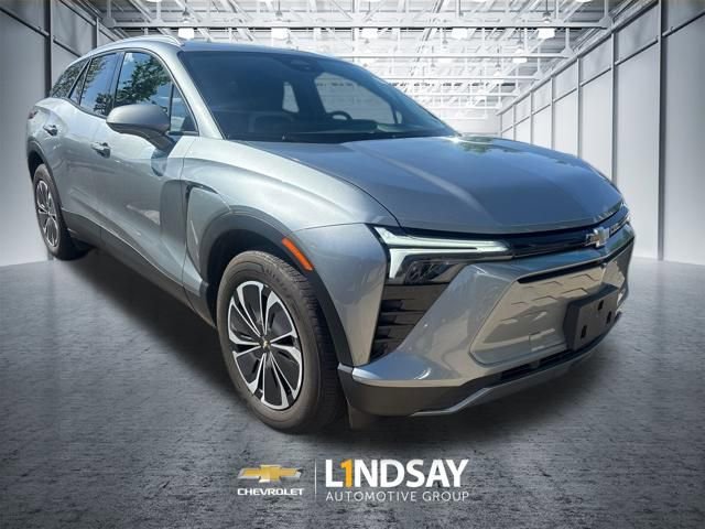 Used 2024 Chevrolet Blazer EV LT AWD/4WD image 2
