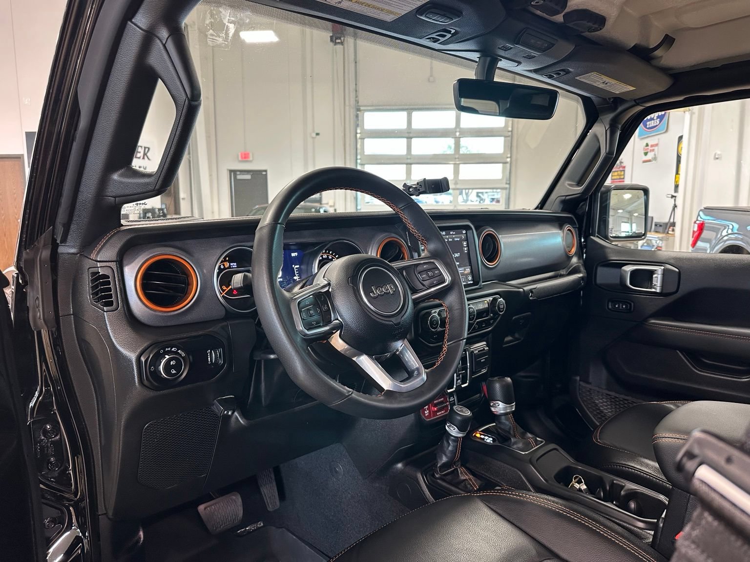 Used 2023 Jeep Gladiator Mojave w/ LED Lighting Group AWD/4WD image 13