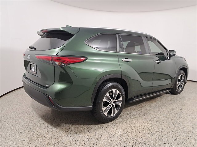 Used 2023 Toyota Highlander XLE image 5