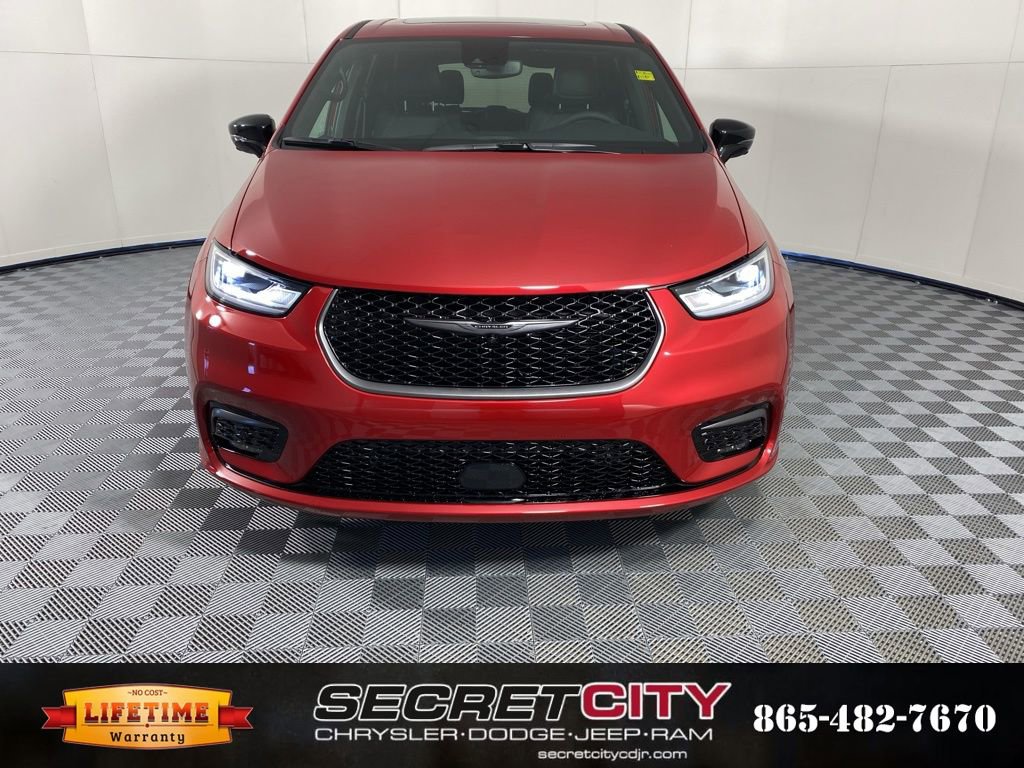 New 2026 Chrysler Pacifica Select video 2