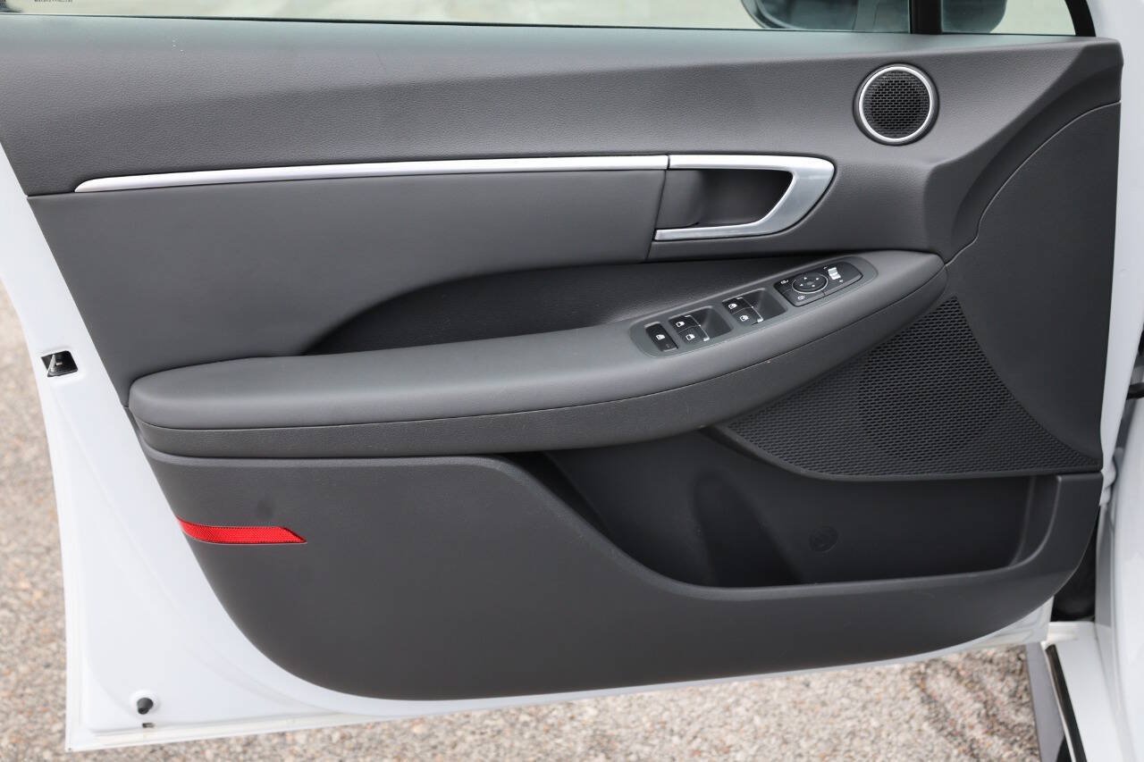 Used 2020 Hyundai Sonata SEL w/ Convenience Package FWD image 12