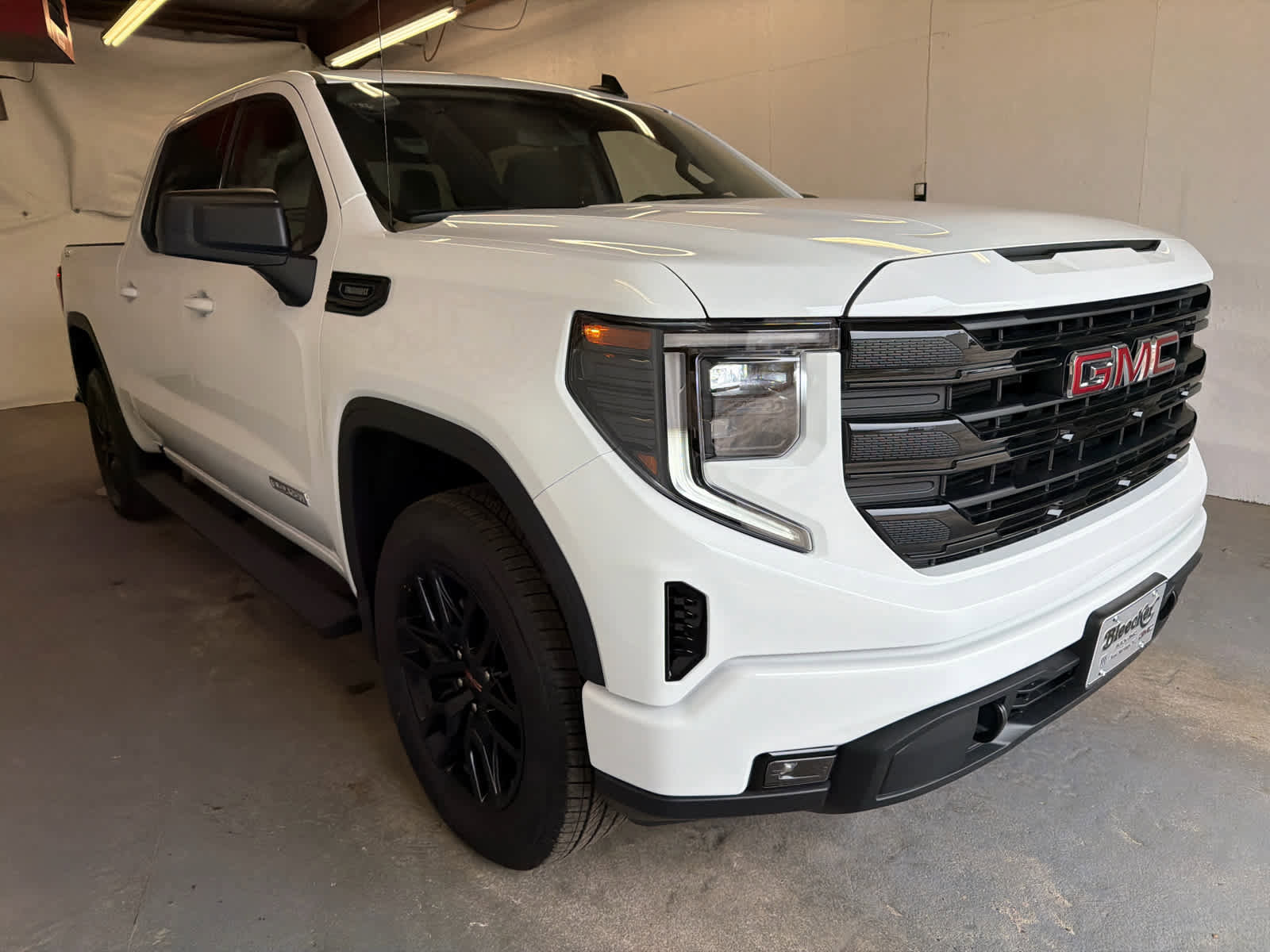 New 2026 GMC Sierra 1500 Elevation image 4