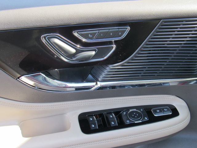 Used 2022 Lincoln Corsair FWD image 19