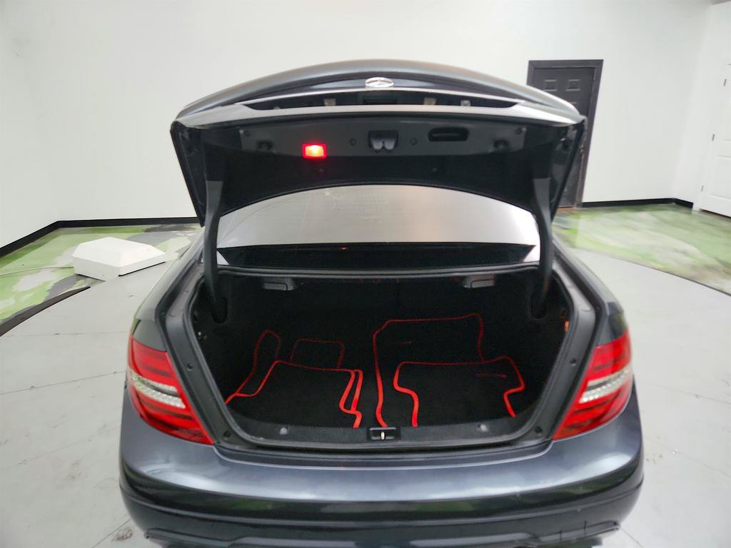 Used 2012 Mercedes-Benz C 63 AMG Coupe image 28
