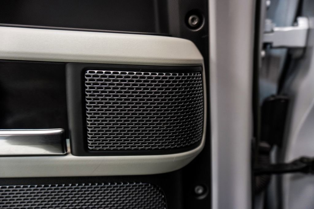 Used 2023 Land Rover Defender 110 X-Dynamic SE AWD/4WD image 10