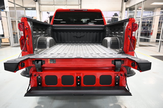 New 2026 Chevrolet Silverado 1500 Custom Trail Boss w/ Turbomax Blackout Package AWD/4WD image 9