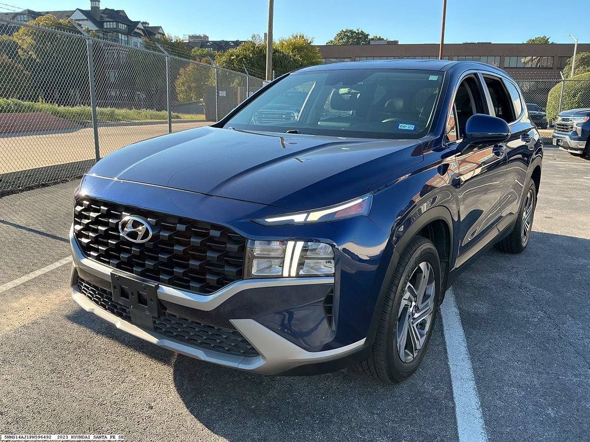 Used 2023 Hyundai Santa Fe SE FWD image 4