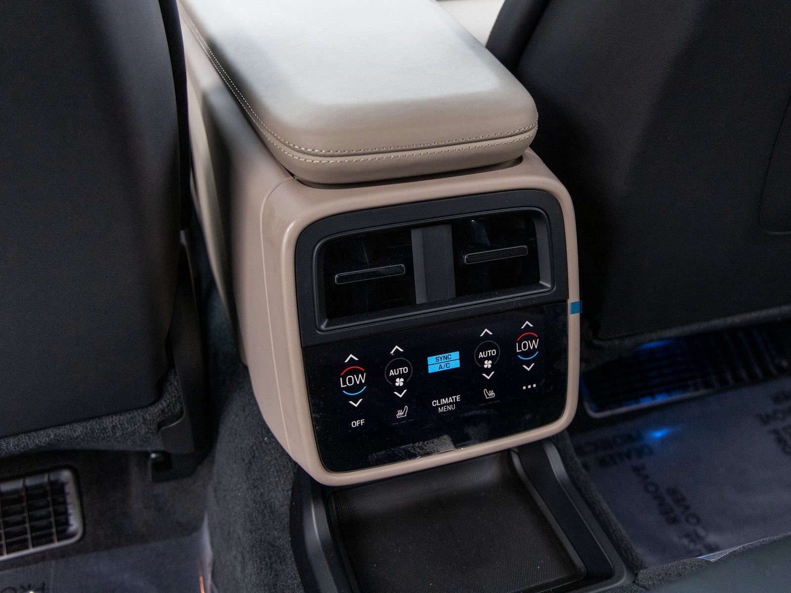 New 2025 Porsche Taycan 4S AWD/4WD image 37
