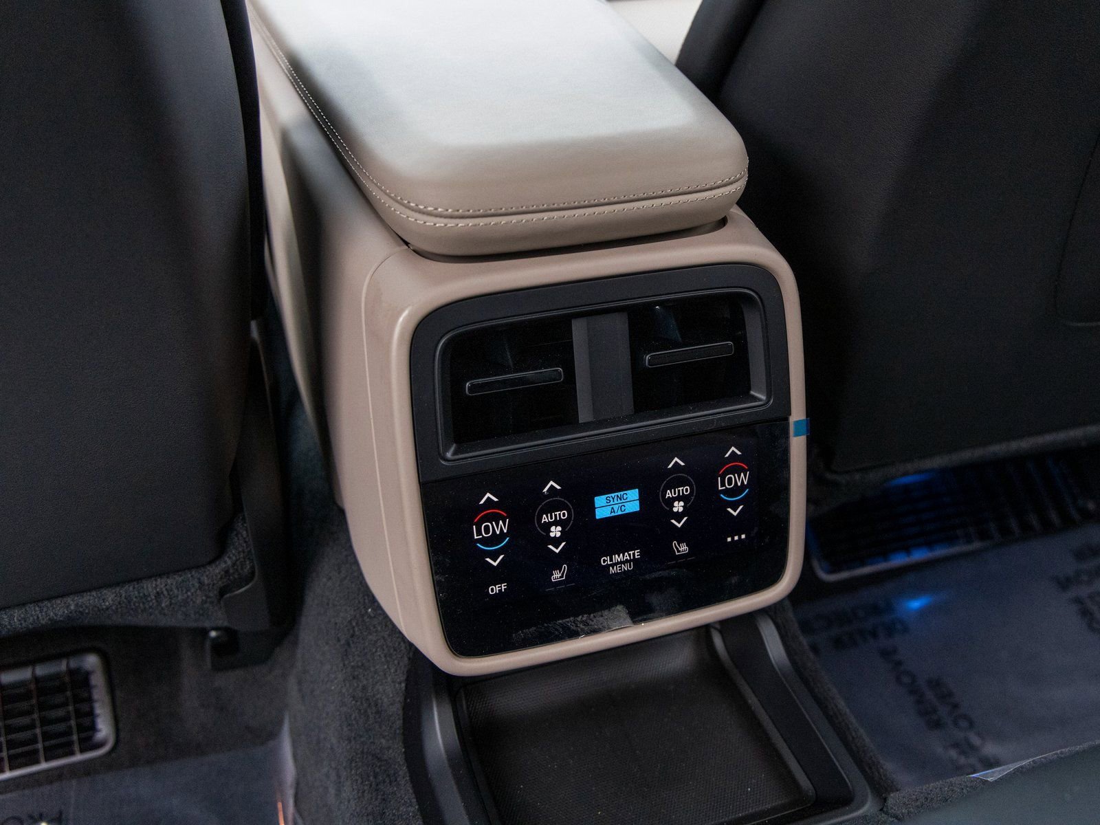 New 2025 Porsche Taycan 4S AWD/4WD image 37