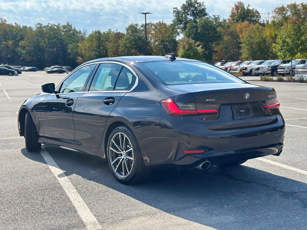 Certified 2021 BMW 330i xDrive Sedan w/ Convenience Package AWD/4WD image 4