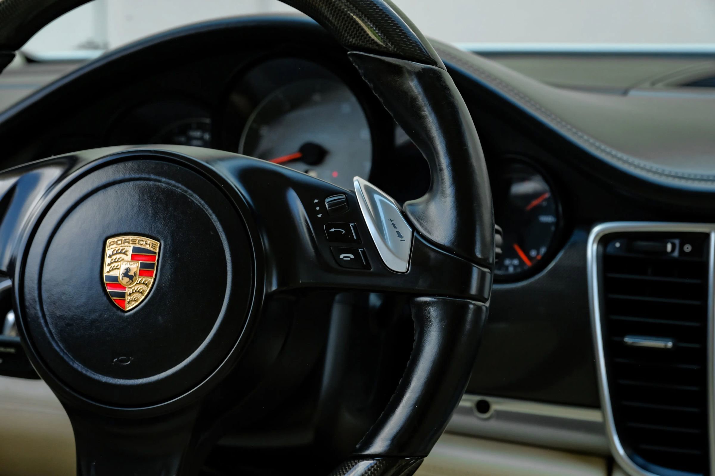 Used 2013 Porsche Panamera S RWD image 24
