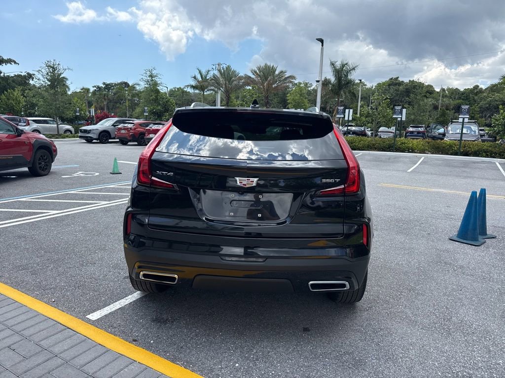 Used 2024 Cadillac XT4 Premium Luxury FWD image 7