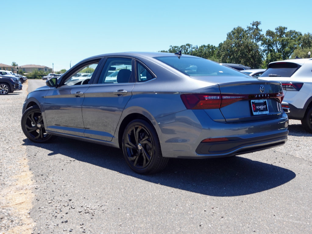 New 2026 Volkswagen Jetta SE FWD image 9