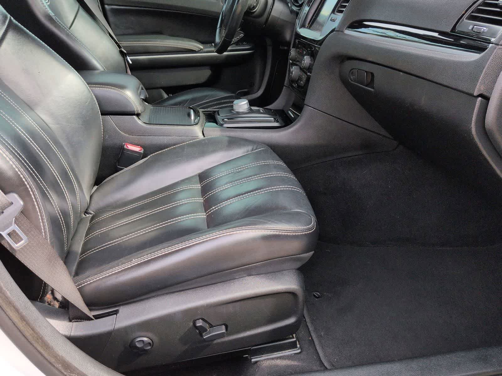Used 2019 Chrysler 300 S RWD image 21