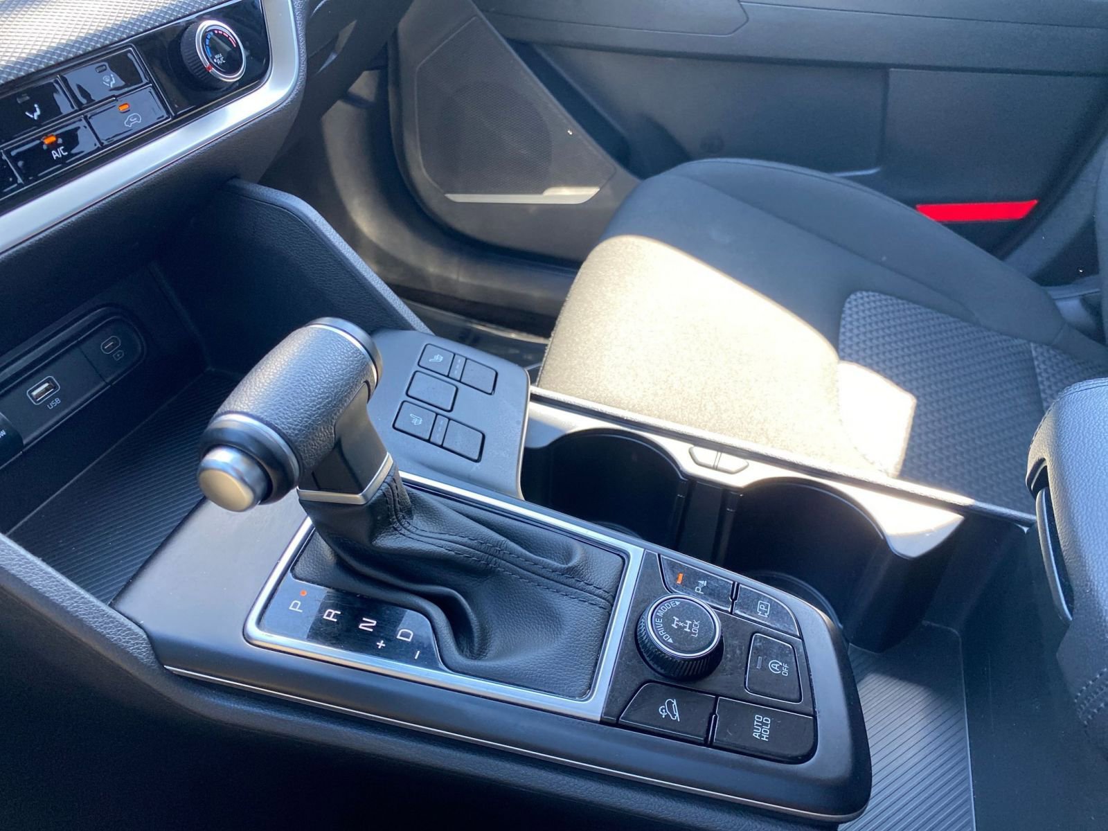 Used 2025 Kia Sportage LX image 41