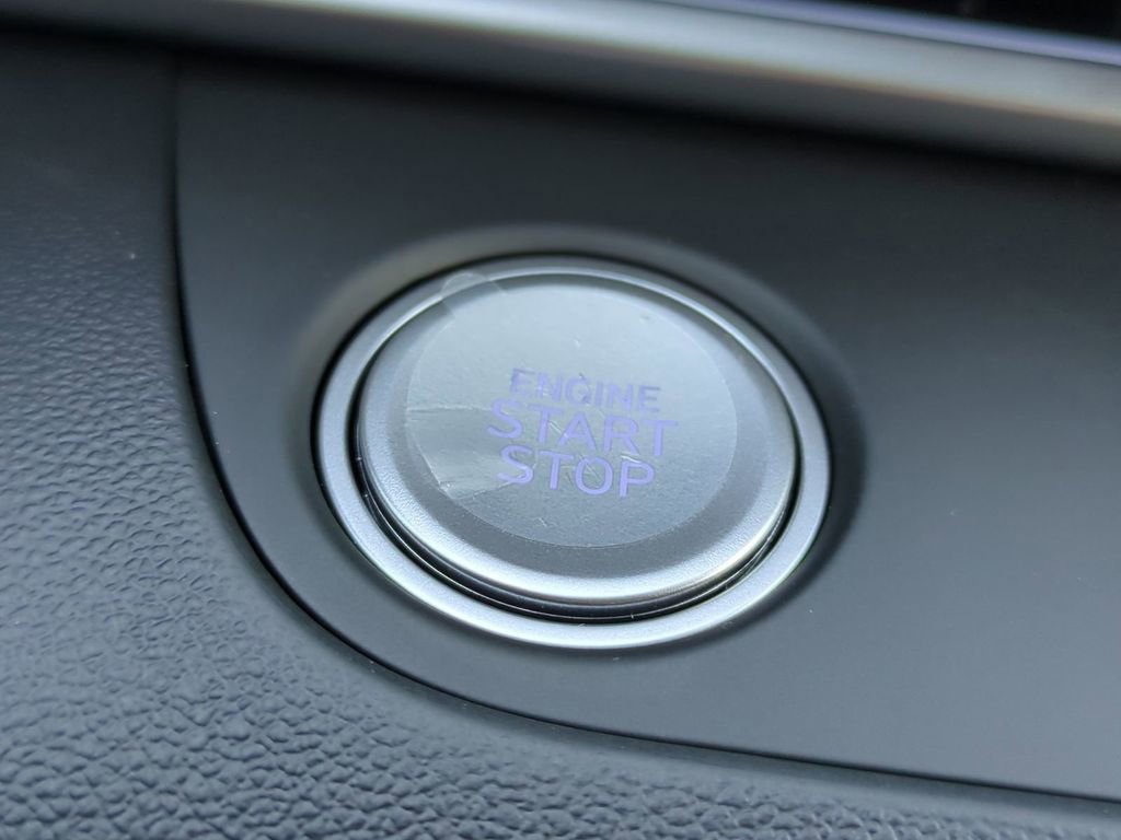 New 2026 Hyundai Elantra Limited image 36