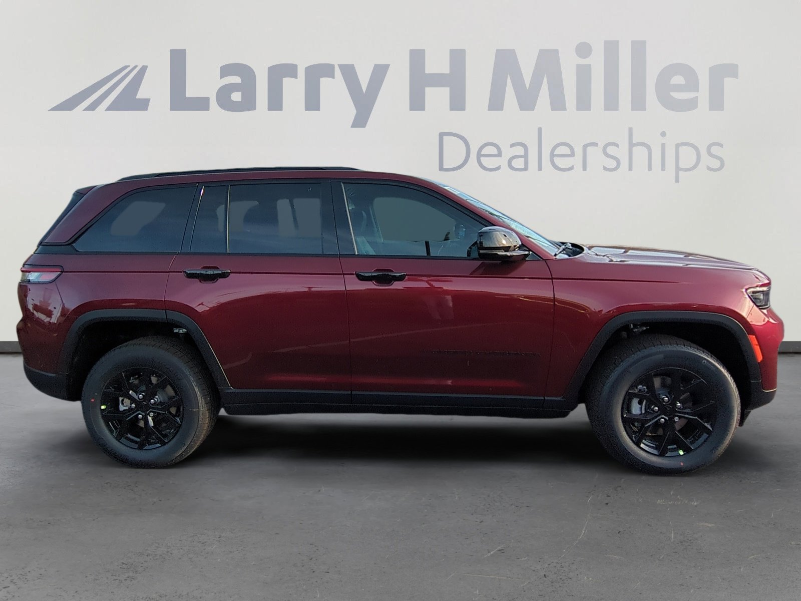 New 2025 Jeep Grand Cherokee Altitude image 6