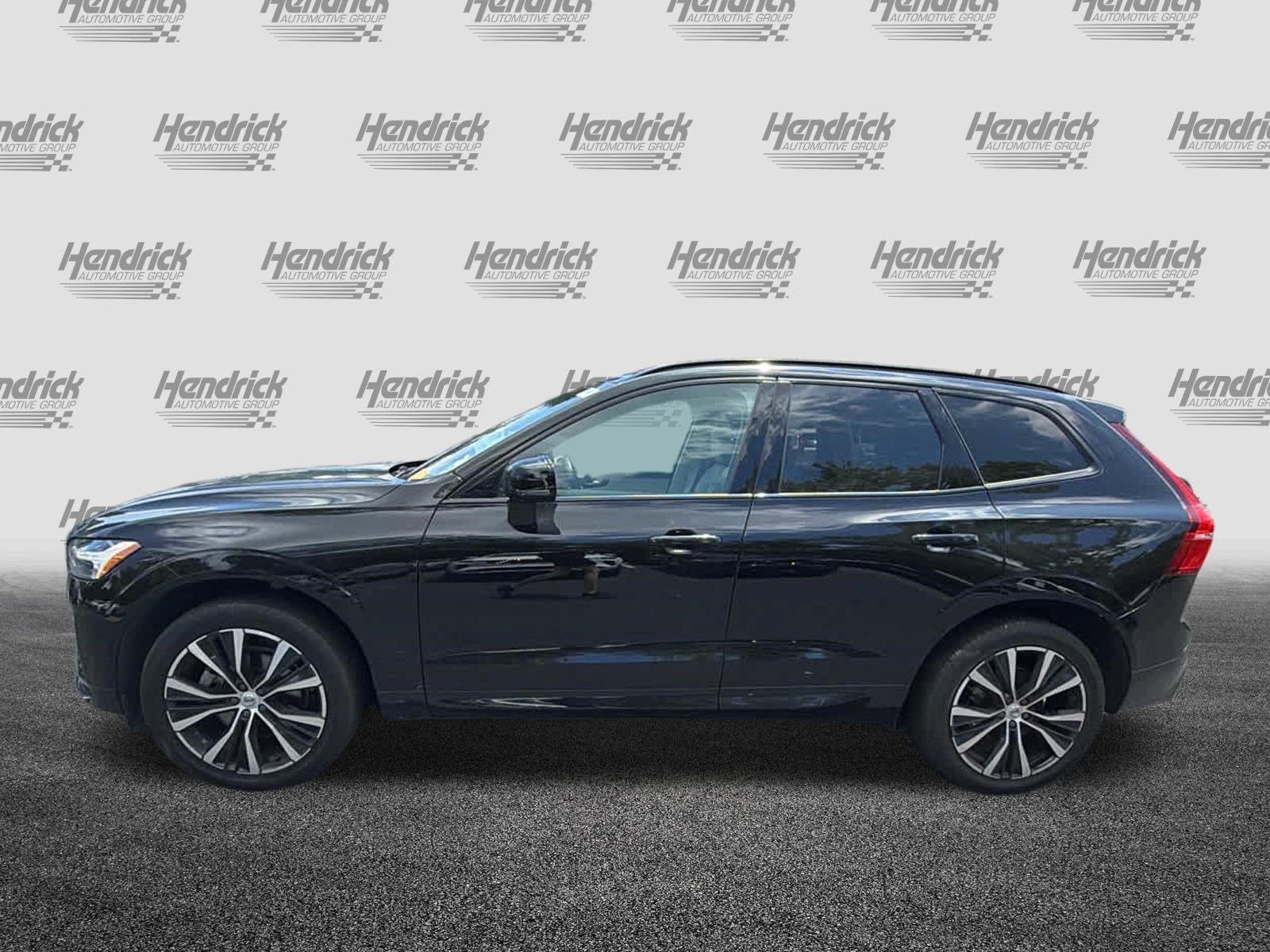 Used 2025 Volvo XC60 B5 Plus w/ Protection Package Premier AWD/4WD image 9