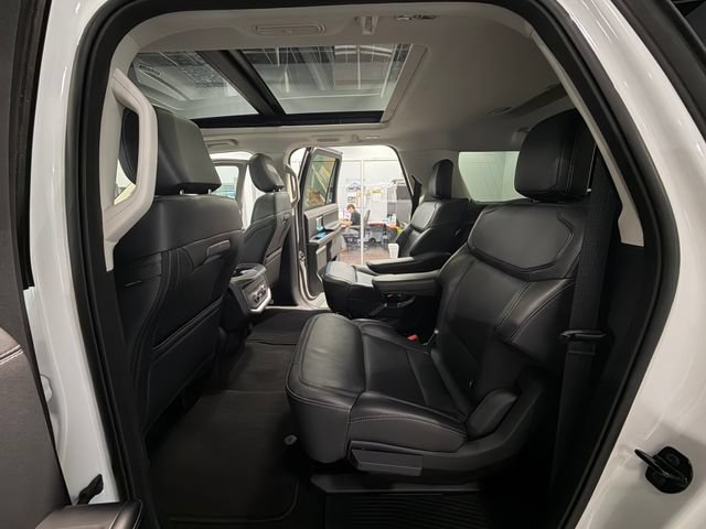 Used 2025 Ford Expedition Max Platinum AWD/4WD image 11