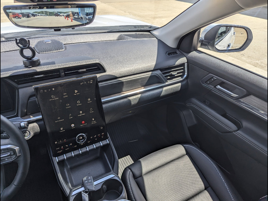 Used 2026 GMC Terrain Denali w/ LPO, Floor Liner Package AWD/4WD image 27