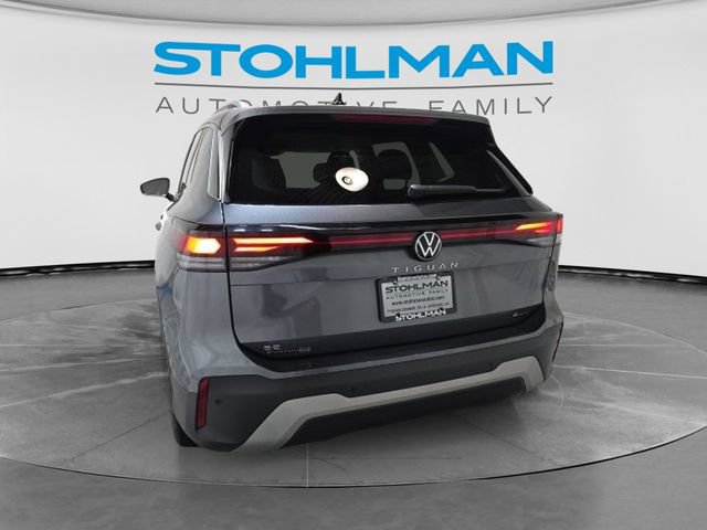 Certified 2025 Volkswagen Tiguan SE AWD/4WD image 10