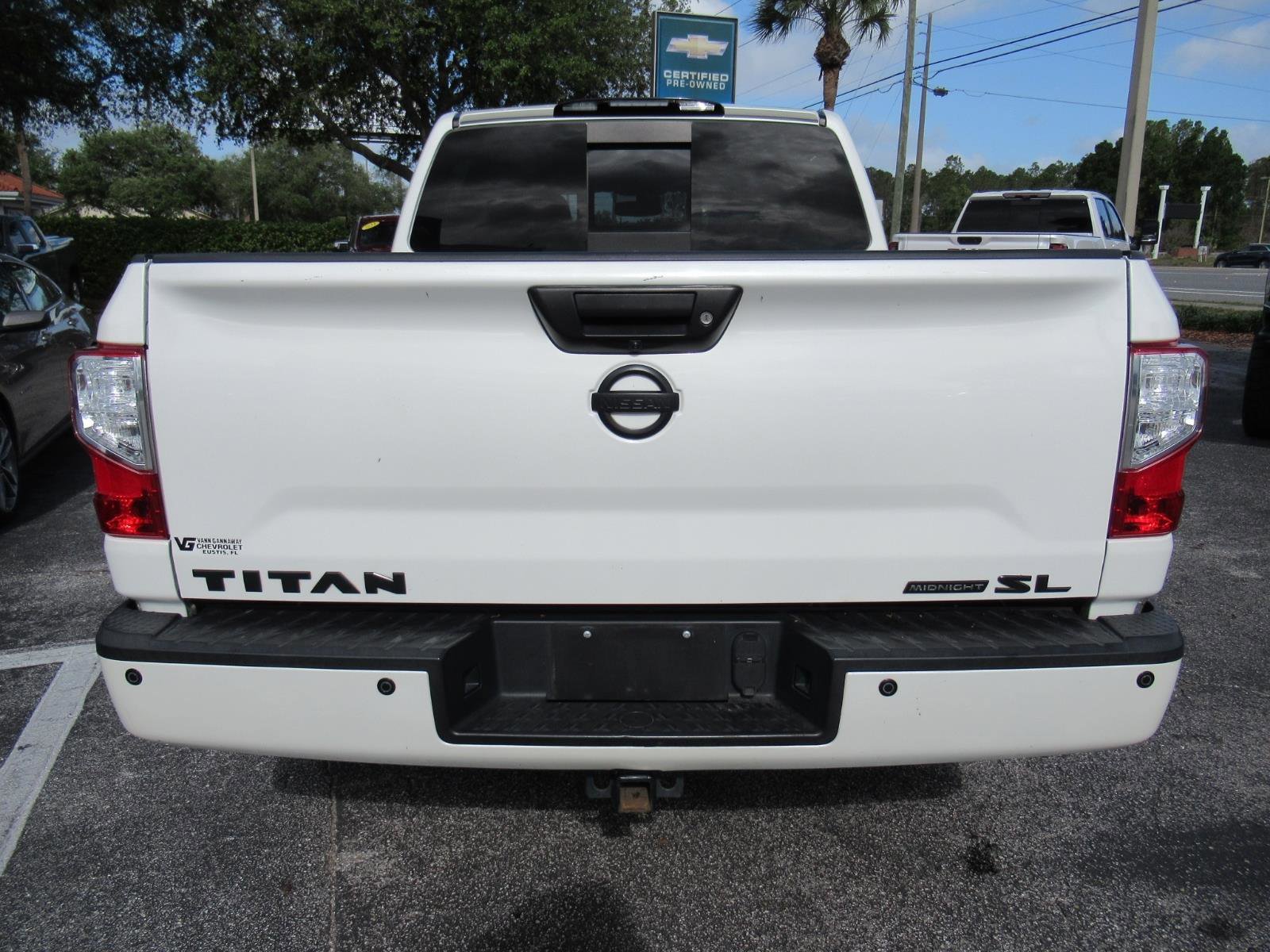 Used 2019 Nissan Titan SL w/ Midnight Edition RWD image 6