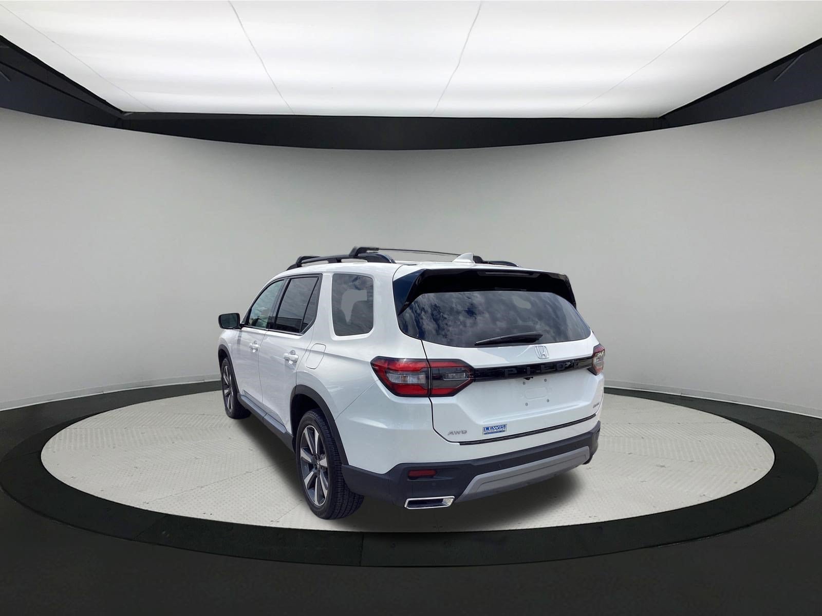 Used 2025 Honda Pilot Elite image 6