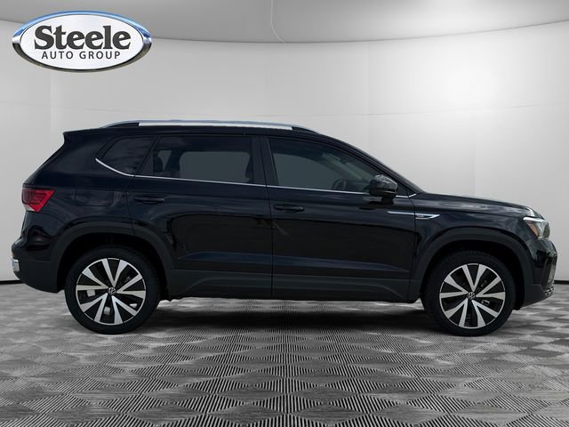 New 2024 Volkswagen Taos SE image 6