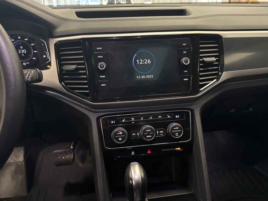 Used 2022 Volkswagen Atlas Cross Sport SEL image 19