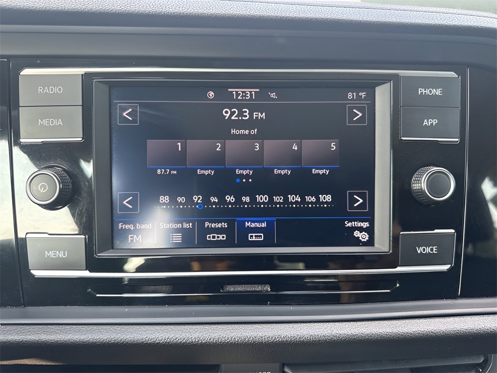 Used 2024 Volkswagen Jetta SE image 18