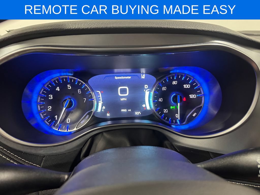 Used 2026 Chrysler Pacifica Limited FWD image 8