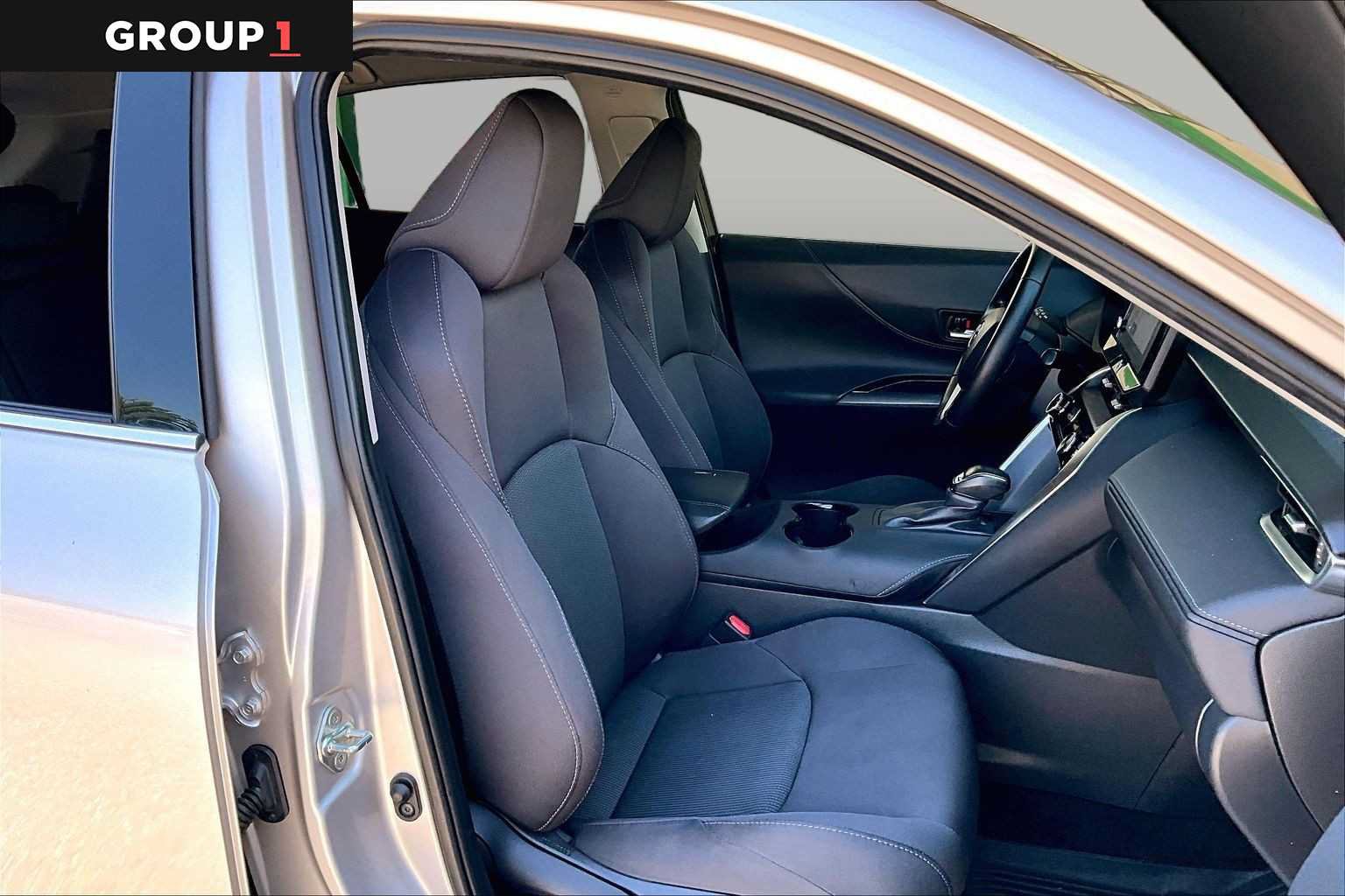 Used 2023 Toyota Venza LE AWD/4WD image 8