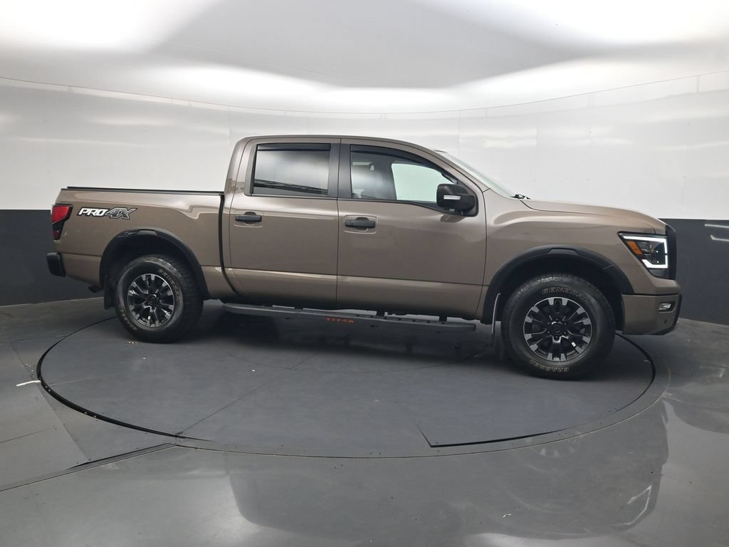 Used 2022 Nissan Titan PRO-4X w/ Pro-4x Convenience Package AWD/4WD image 4