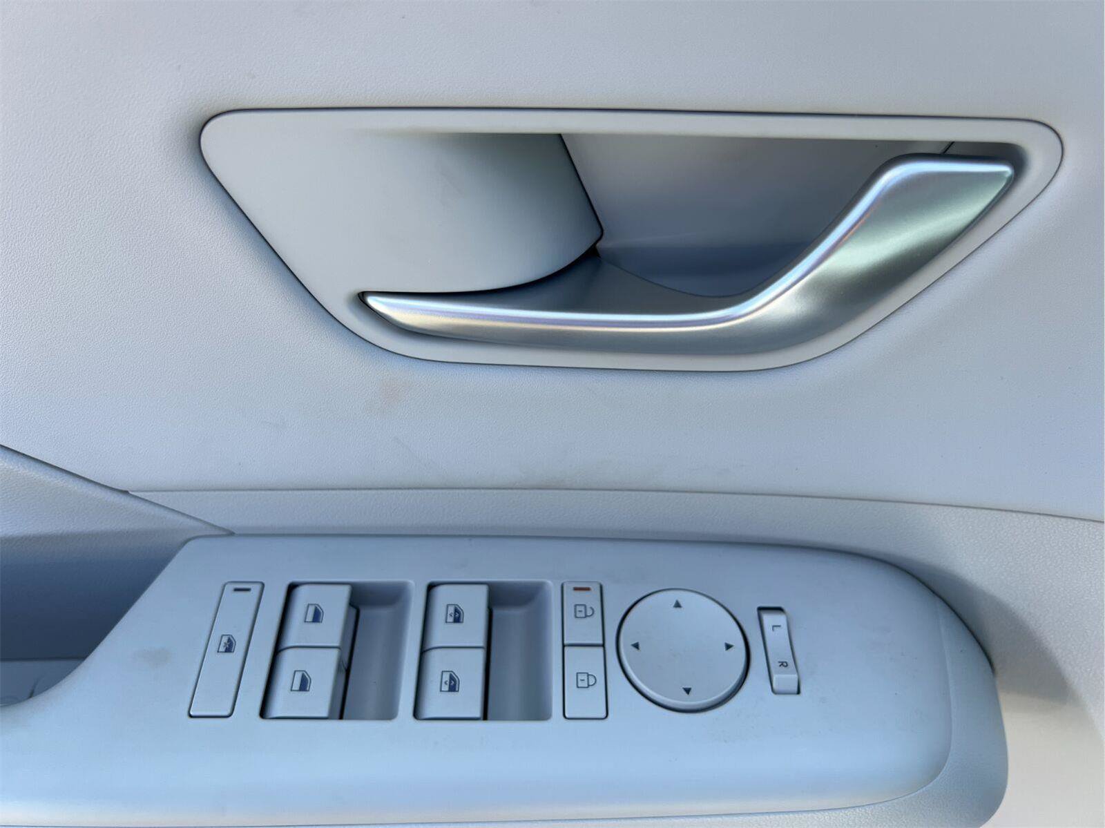 New 2026 Hyundai Kona SEL Premium FWD image 19