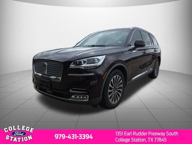 Used 2023 Lincoln Aviator Reserve w/ Equipment Group 201A image 2