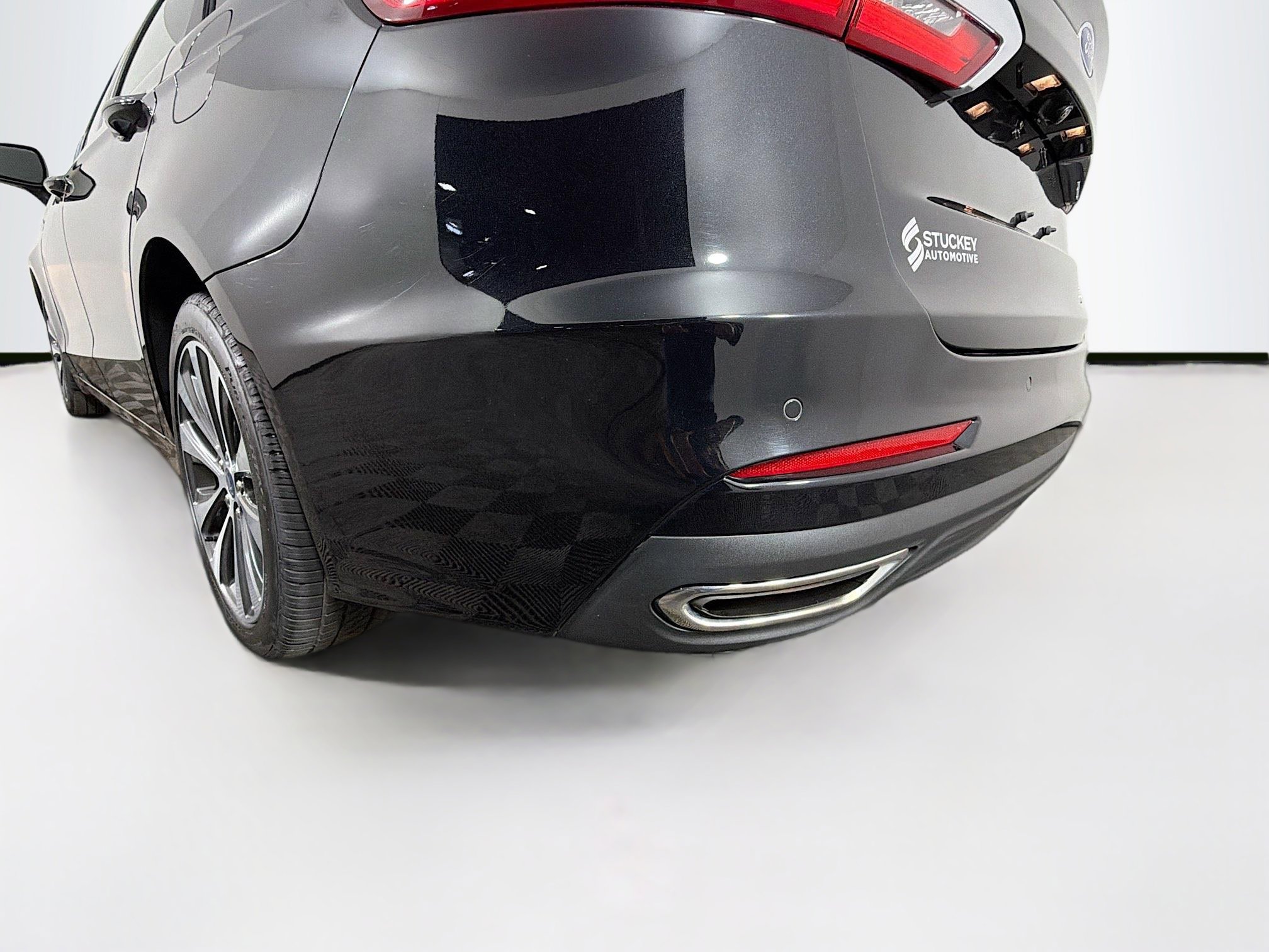 Used 2020 Ford Fusion SE image 32