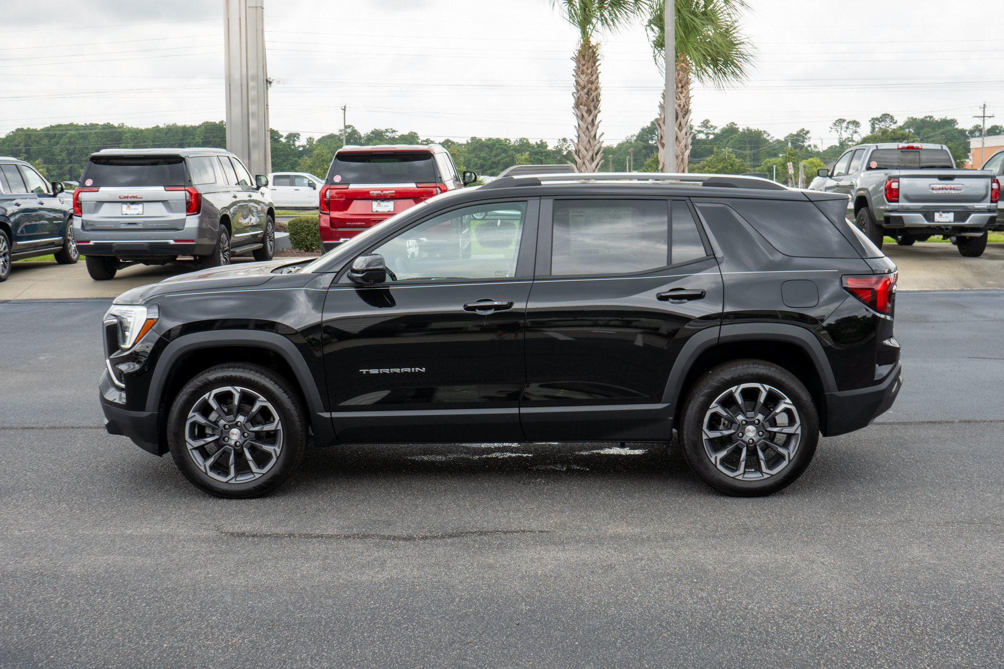 New 2027 GMC Terrain Elevation w/ Elevation Premium Package FWD image 6
