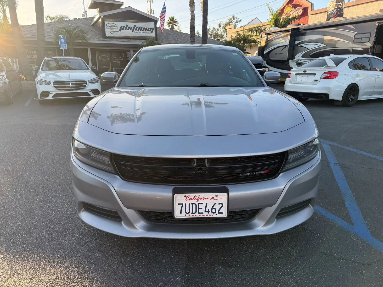 Used 2016 Dodge Charger SXT image 2