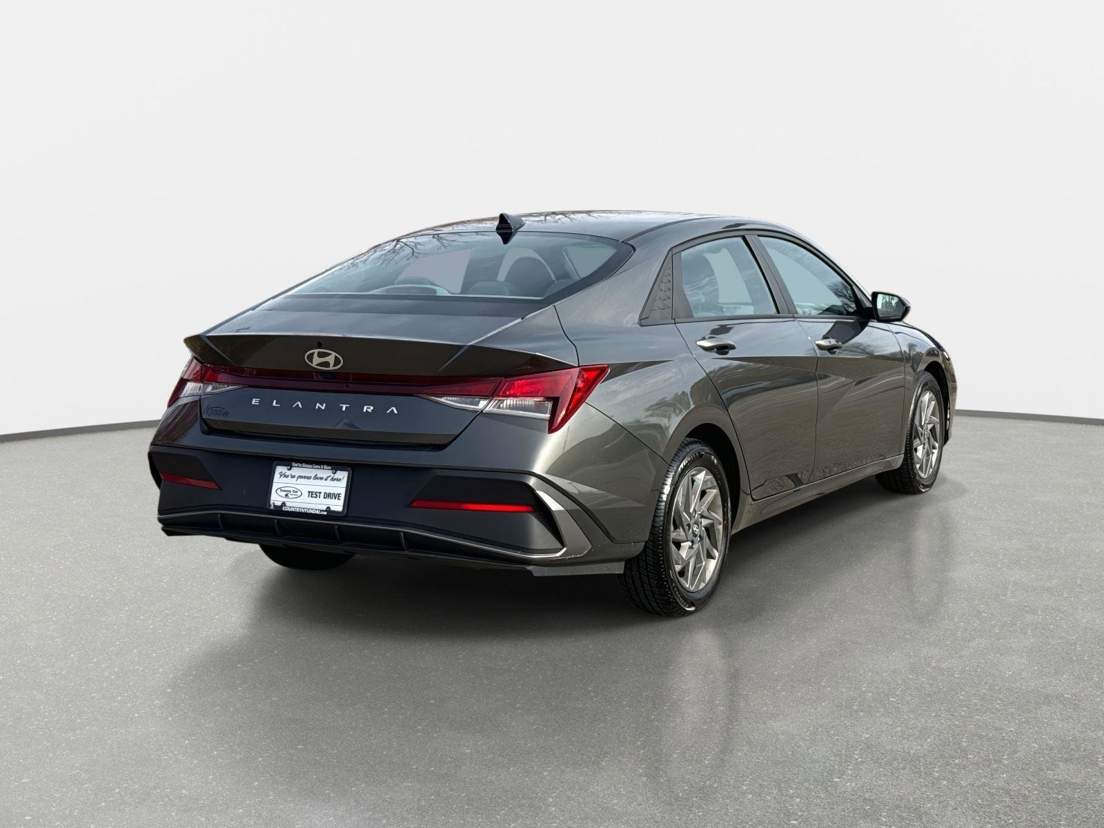 Certified 2024 Hyundai Elantra SEL image 5