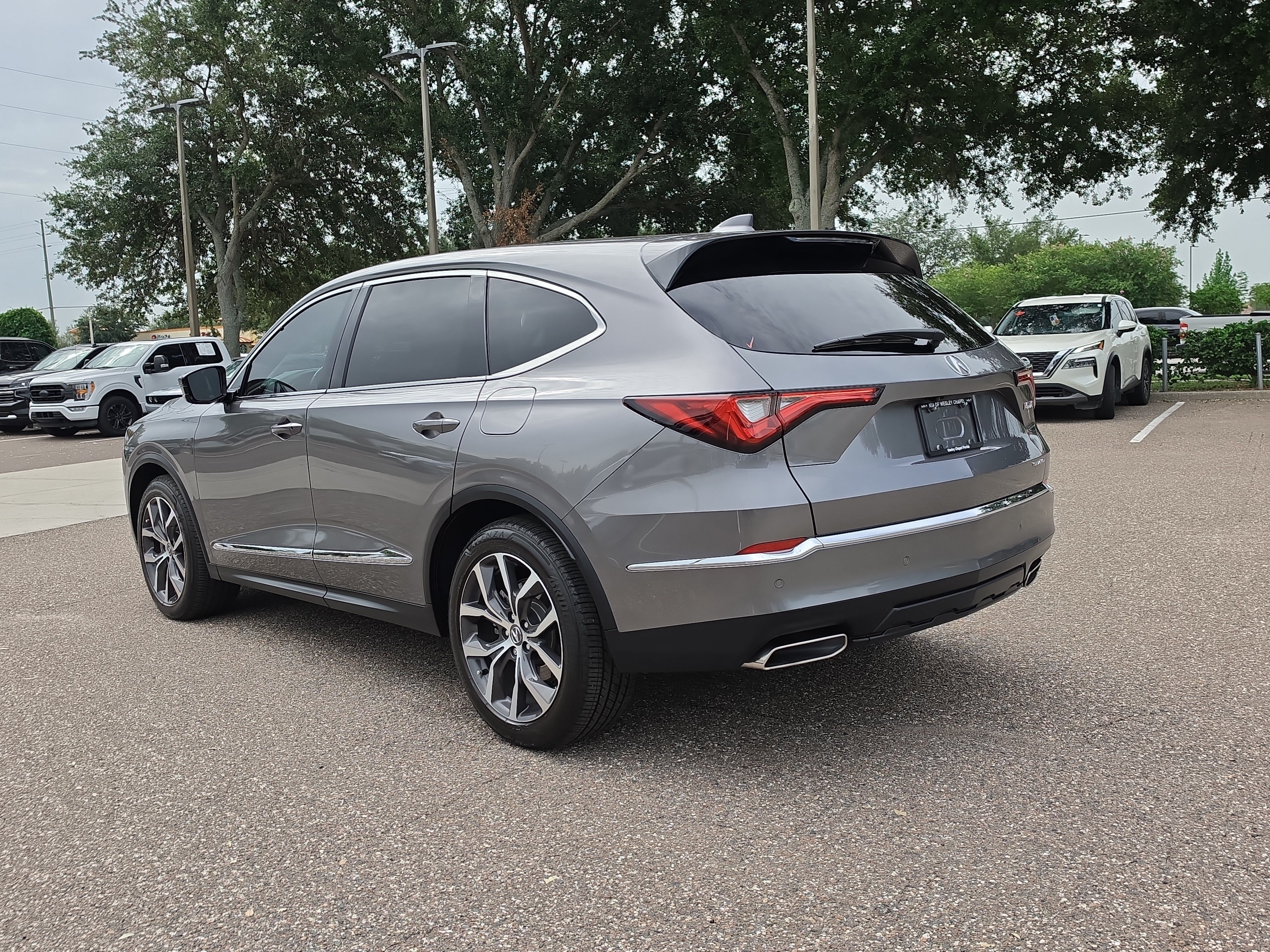 Used 2023 Acura MDX w/ Technology Package AWD/4WD image 6
