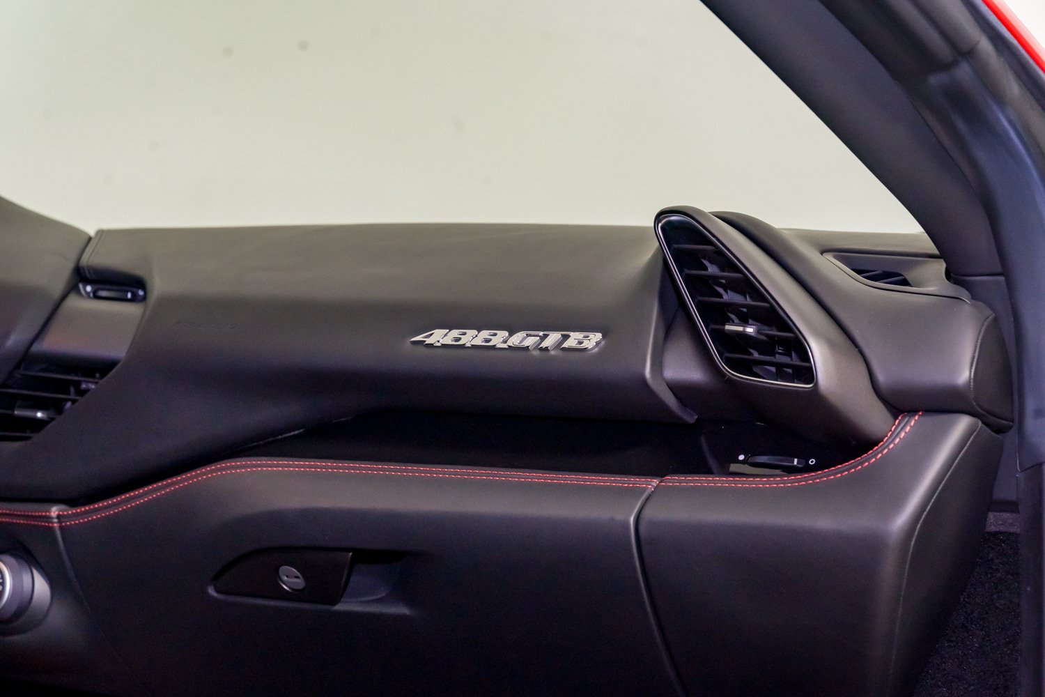 Used 2019 Ferrari 488 GTB RWD image 29
