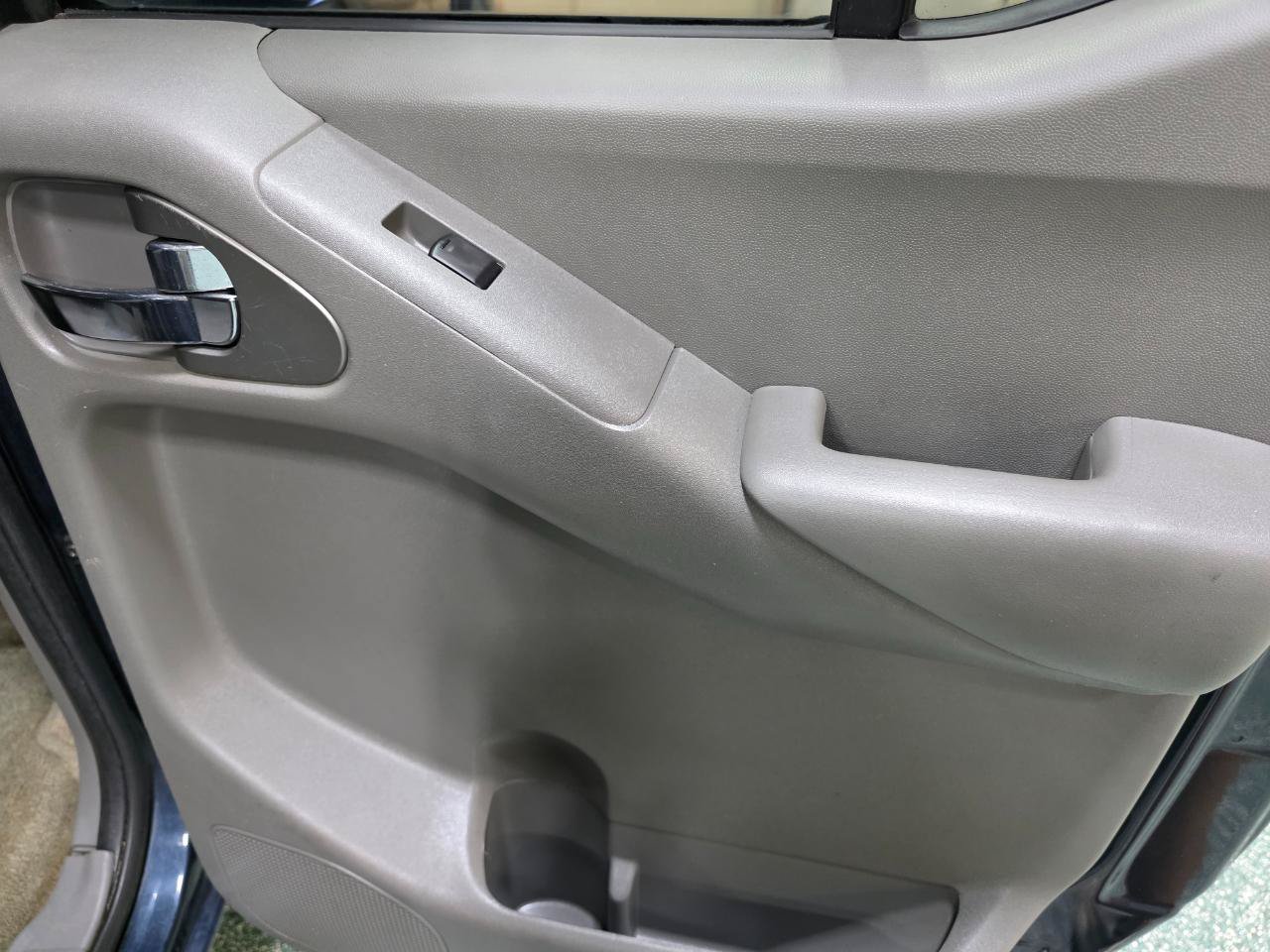 Used 2015 Nissan Frontier SV RWD image 22