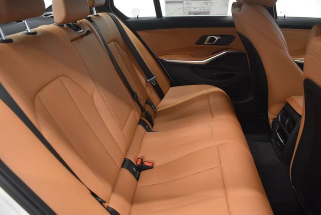 New 2026 BMW 330i xDrive Sedan w/ M Sport Package AWD/4WD image 17